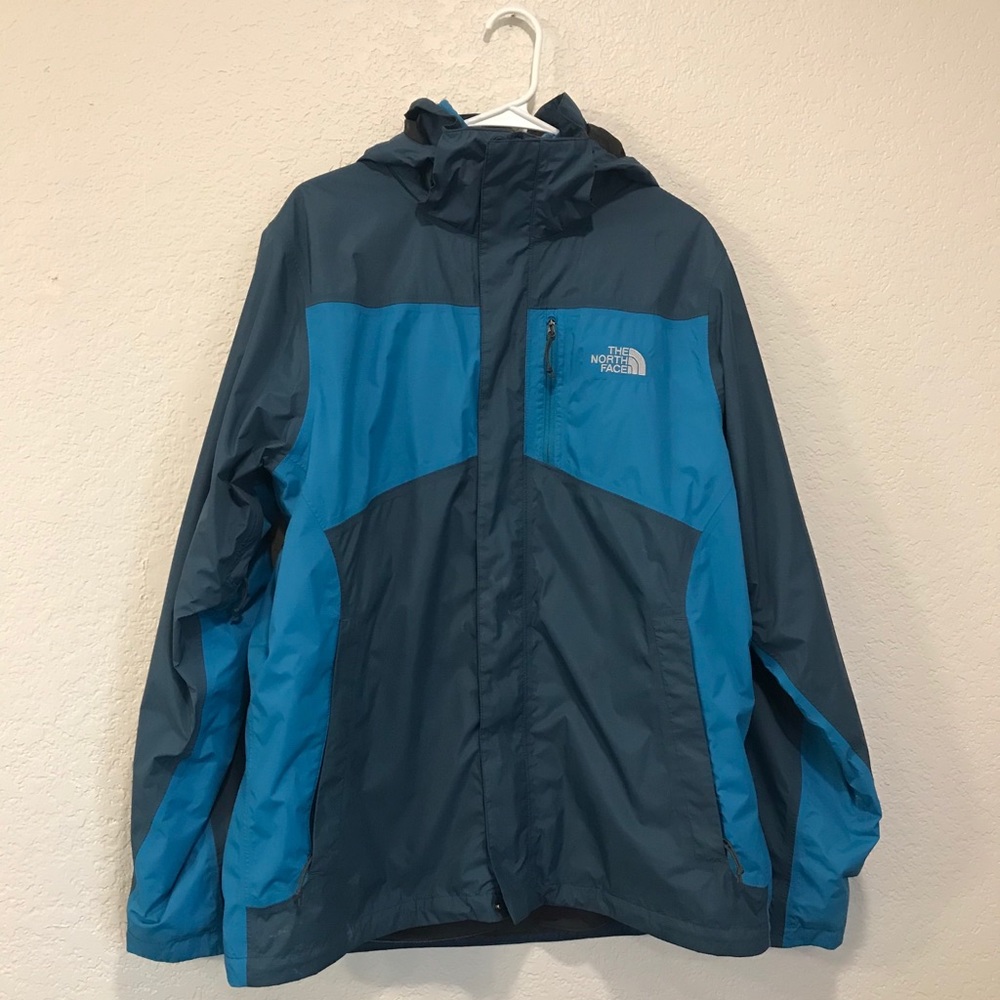 The North Face Men’s Large 3 in 1 Hoodie Jacket